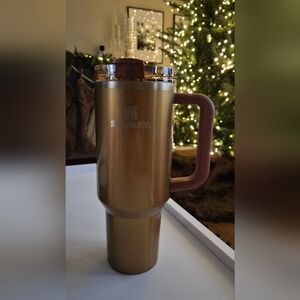 Stanley Gold Tinsel 40oz